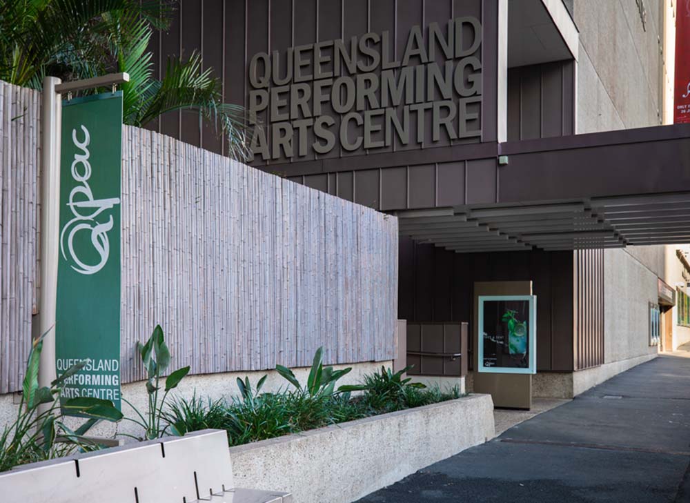 OPT-Q5_0008_Domus-Apartments-Performing-Arts-Centre-2